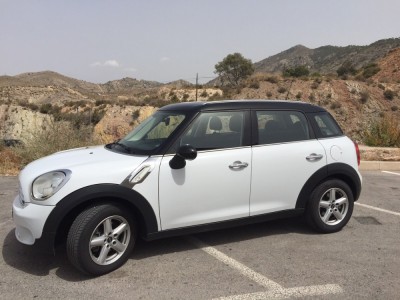 MINI - COUNTRYMAN 1. 6 COOPER D